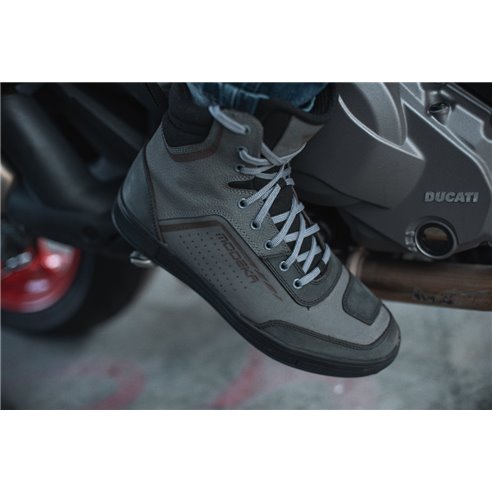 Sneaker Konrod negro (Novedad 2023)