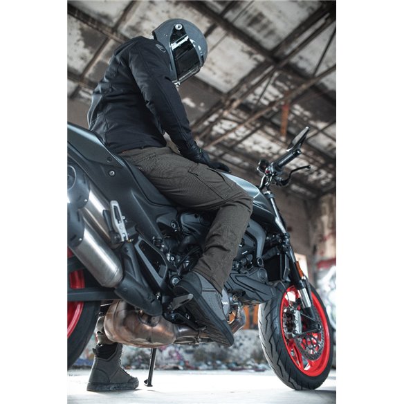 Sneaker Konrod negro (Novedad 2023)